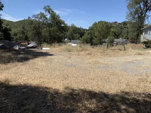 14872 Lamoine Dr, Redding, CA 96003 photo 4