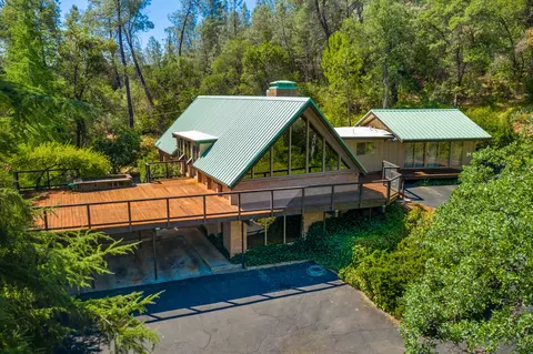 17823 Press Rd, Redding, CA 96003 photo 1