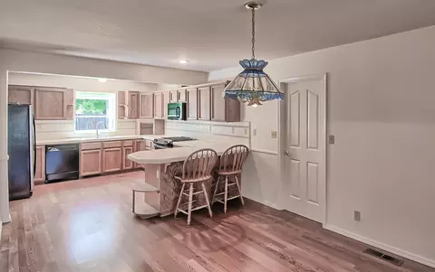 319 Elk Dr, Redding, CA 96003 photo 8