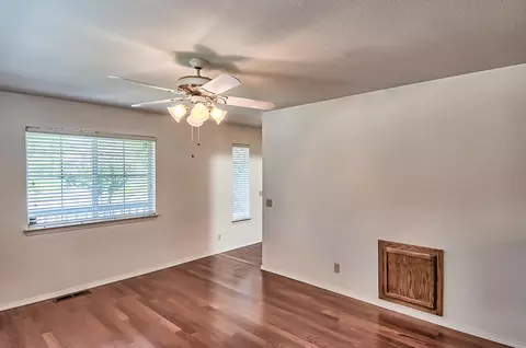 319 Elk Dr, Redding, CA 96003 photo 4