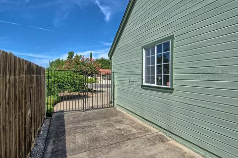 319 Elk Dr, Redding, CA 96003 photo 33