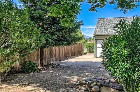 319 Elk Dr, Redding, CA 96003 photo 32