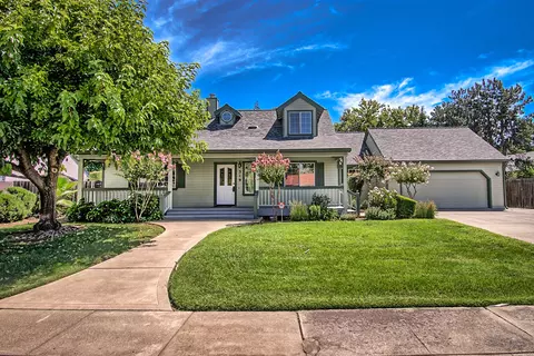 319 Elk Dr, Redding, CA 96003 photo 3
