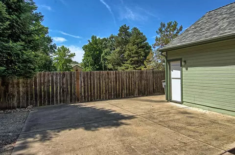 319 Elk Dr, Redding, CA 96003 photo 34