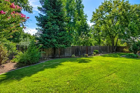319 Elk Dr, Redding, CA 96003 photo 37