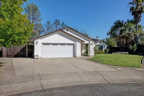 3009 Warbler Ct, Redding, CA 96001 photo 2