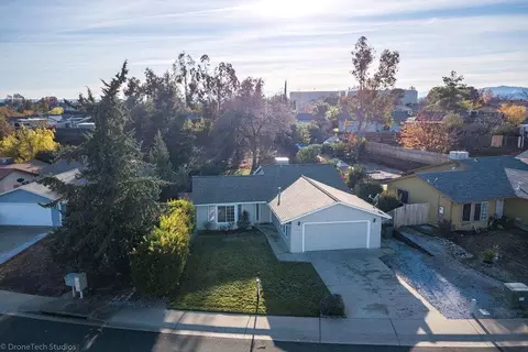 1439 Wingsetter Way, Redding, CA 96003 photo 1