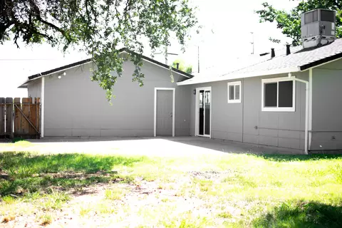 2150 Grandview, Redding, CA 96001 photo 2