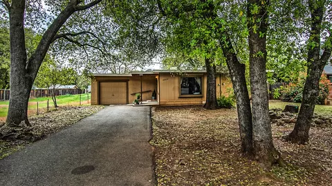 20237 Lupine Dr, Redding, CA 96002 photo 2