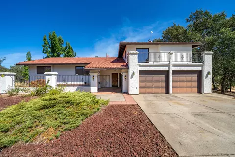 15860 Macleod Dr, Redding, CA 96001 photo 1