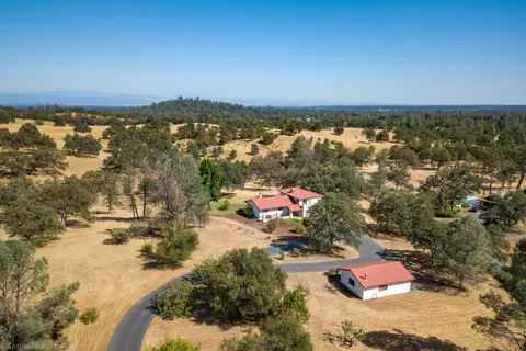 15860 Macleod Dr, Redding, CA 96001 photo 25