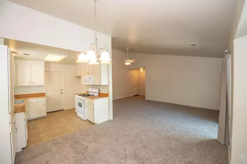 1678 Galaxy Way, Redding, CA 96002 photo 4