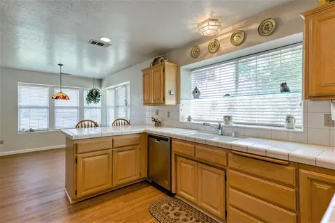 3813 Siskiyou St, Redding, CA 96001 photo 5