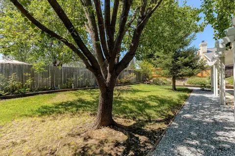 3813 Siskiyou St, Redding, CA 96001 photo 18