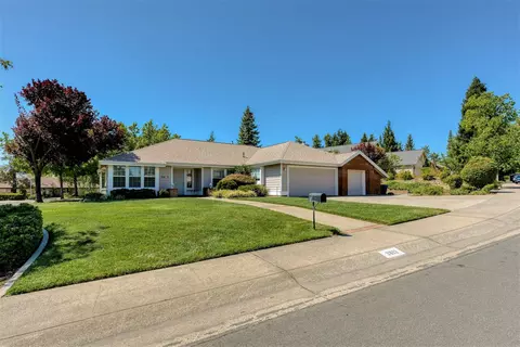 3813 Siskiyou St, Redding, CA 96001 photo 1