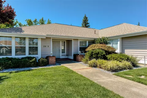 3813 Siskiyou St, Redding, CA 96001 photo 2