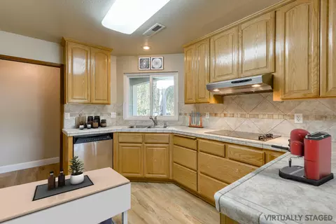 6925 Creekside St, Redding, CA 96001 photo 9