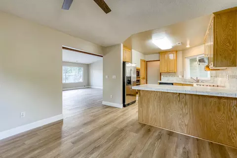 6925 Creekside St, Redding, CA 96001 photo 10