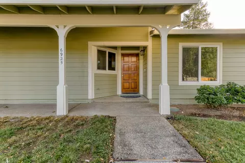 6925 Creekside St, Redding, CA 96001 photo 3