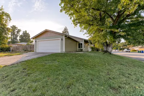 6925 Creekside St, Redding, CA 96001 photo 4
