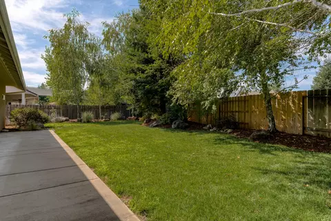 1352 Spanish Bay Dr, Redding, CA 96003 photo 7