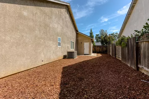 1352 Spanish Bay Dr, Redding, CA 96003 photo 12