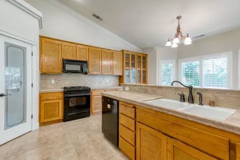 1352 Spanish Bay Dr, Redding, CA 96003 photo 20