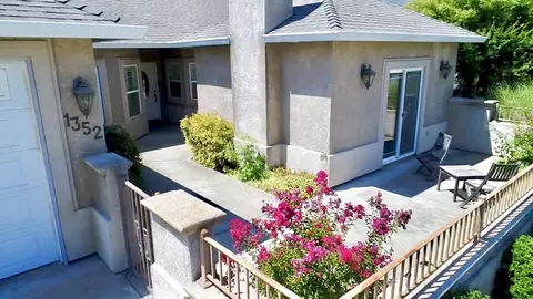 1352 Spanish Bay Dr, Redding, CA 96003 photo 2