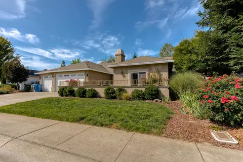 1352 Spanish Bay Dr, Redding, CA 96003 photo 13