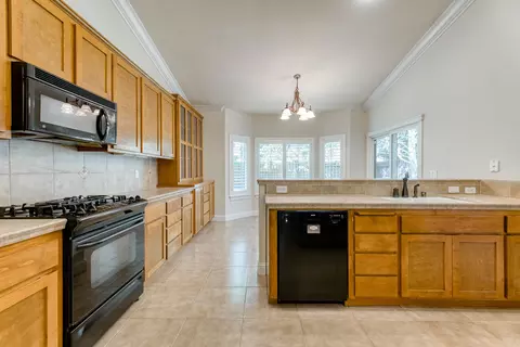 1352 Spanish Bay Dr, Redding, CA 96003 photo 24