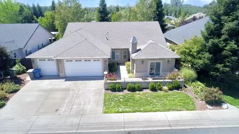 1352 Spanish Bay Dr, Redding, CA 96003 photo 5