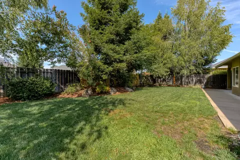 1352 Spanish Bay Dr, Redding, CA 96003 photo 9