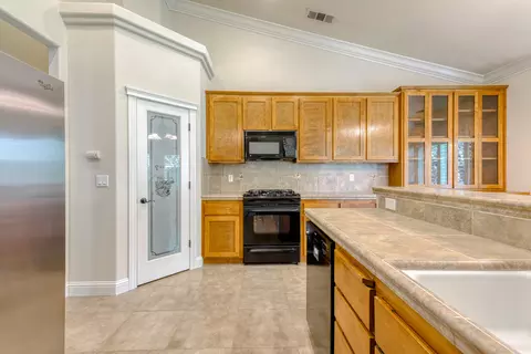 1352 Spanish Bay Dr, Redding, CA 96003 photo 19