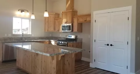 11363 Menlo Way, Redding, CA 96003 photo 5