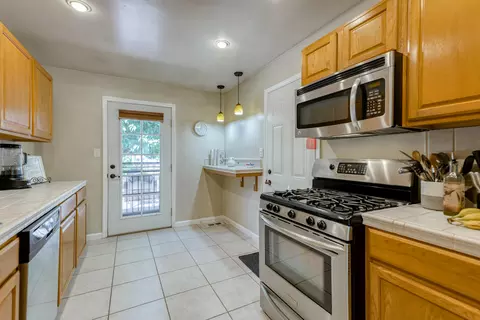 2434 Ramona Pl, Redding, CA 96002 photo 3