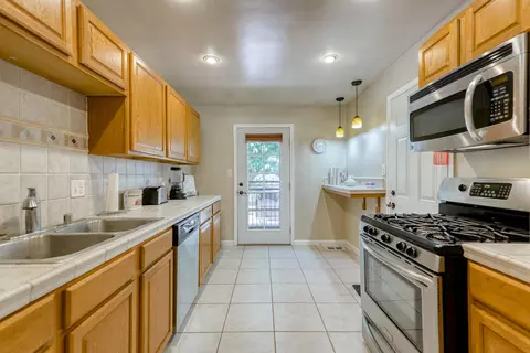 2434 Ramona Pl, Redding, CA 96002 photo 2