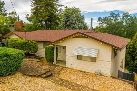630 Overhill Dr, Redding, CA 96001 photo 3