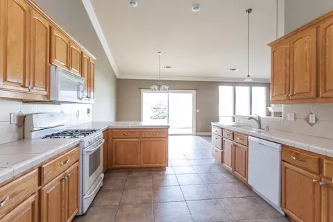 2174 Cadjew St, Redding, CA 96003 photo 7