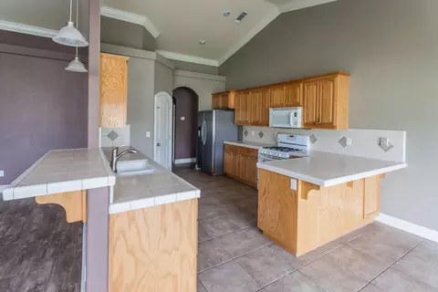 2174 Cadjew St, Redding, CA 96003 photo 6