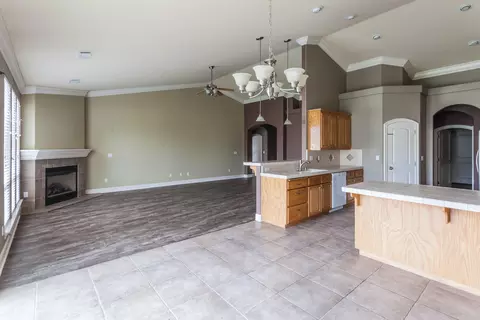 2174 Cadjew St, Redding, CA 96003 photo 4
