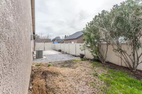 2174 Cadjew St, Redding, CA 96003 photo 22