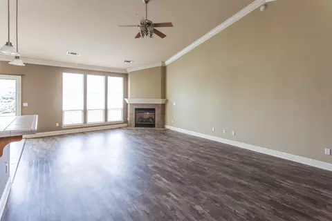 2174 Cadjew St, Redding, CA 96003 photo 2