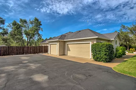 7383 Quiet Dr, Anderson, CA 96007 photo 4