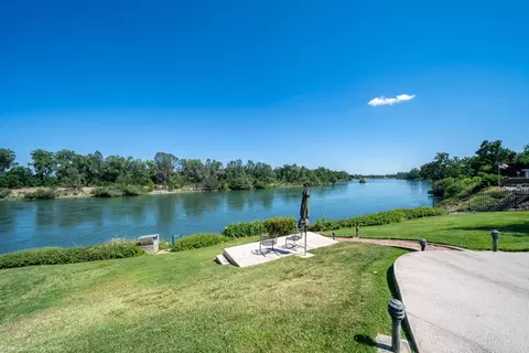 6251 Riverside Dr, Redding, CA 96001 photo 54
