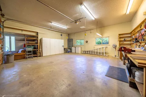 6251 Riverside Dr, Redding, CA 96001 photo 46