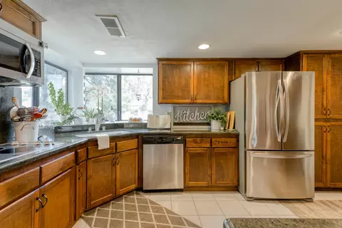 4133 Jasper Way, Redding, CA 96001 photo 3