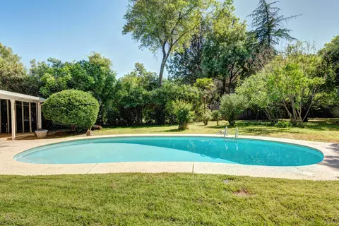 3045 Valentine Ln, Redding, CA 96001 photo 1
