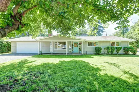 3045 Valentine Ln, Redding, CA 96001 photo 2