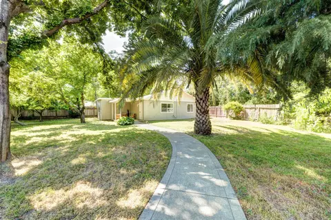 3045 Valentine Ln, Redding, CA 96001 photo 4