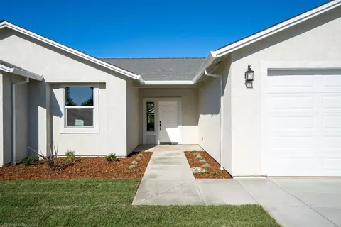 2015 Juarez Ln, Redding, CA 96003 photo 2